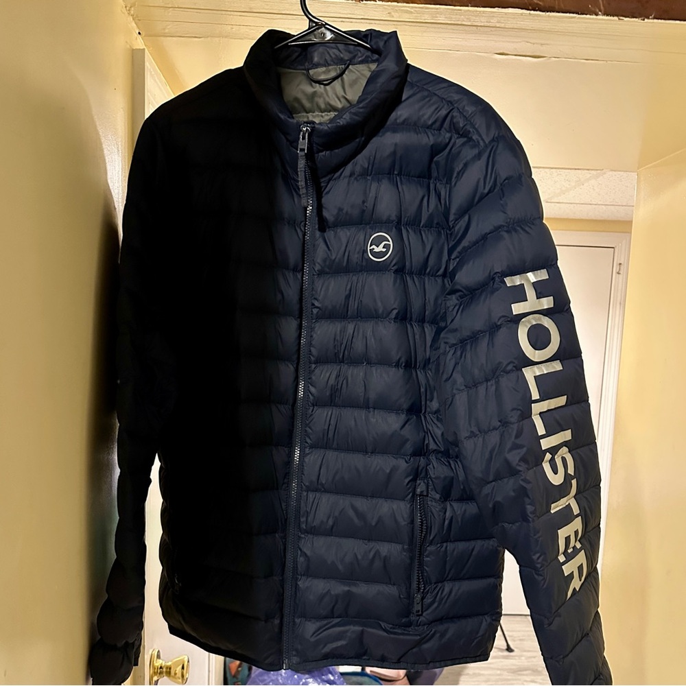 Hollister Men's Navy Puffer Jacket